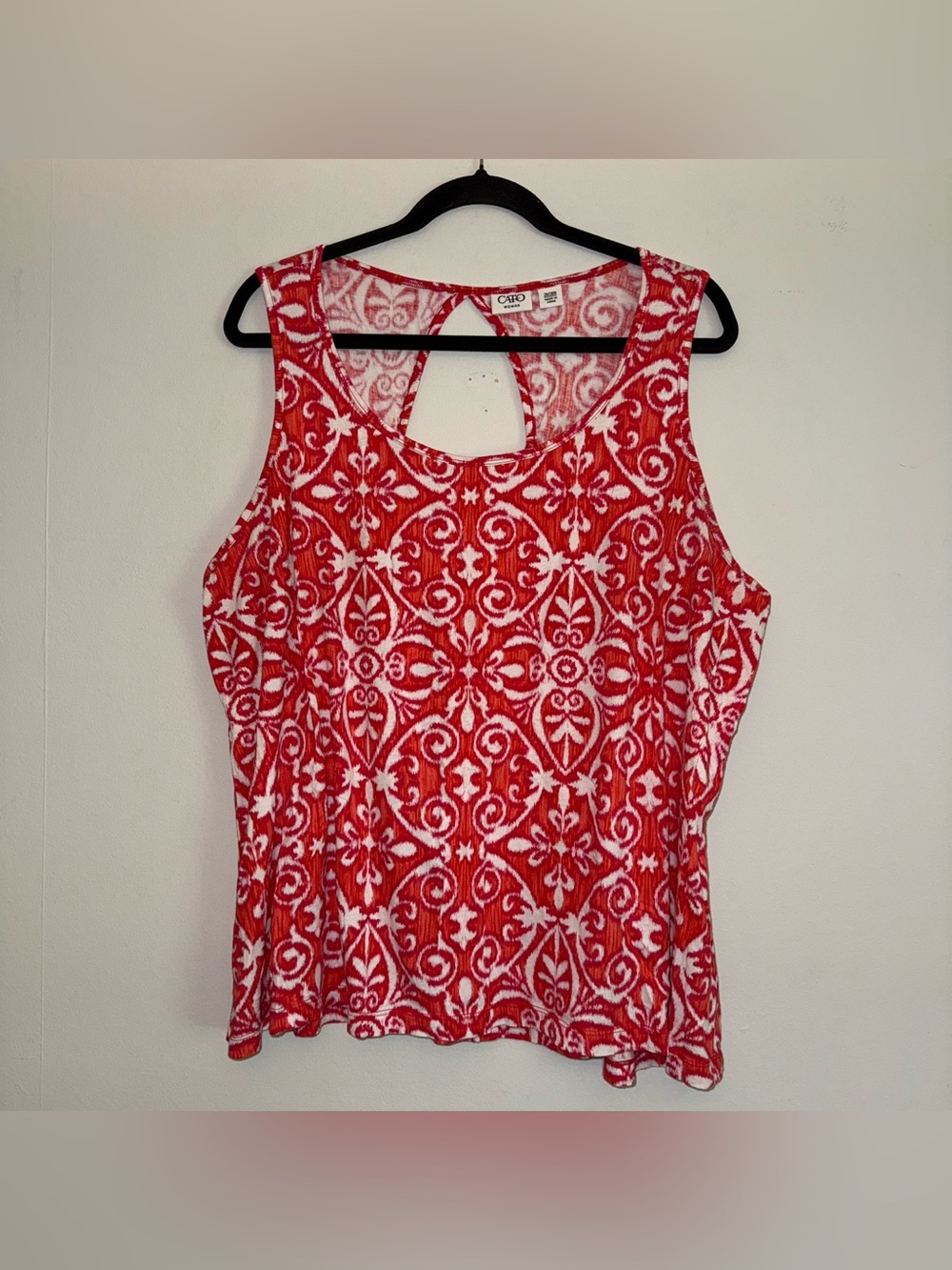 CATO Red and white patterned sleeveless top with keyhole back sz 26/28W ✨